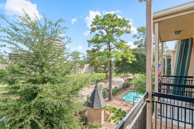 4515 Briar Hollow Place 312, Houston, TX 77027