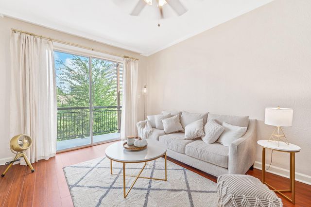 4515 Briar Hollow Place 312, Houston, TX 77027