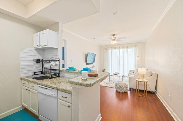 4515 Briar Hollow Place 312, Houston, TX 77027