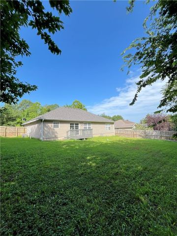 8 Boreland Lane, Bella Vista, AR 72715