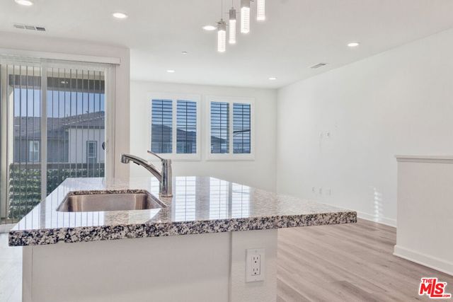 3970 S Oasis Paseo 222, Ontario, CA 91761