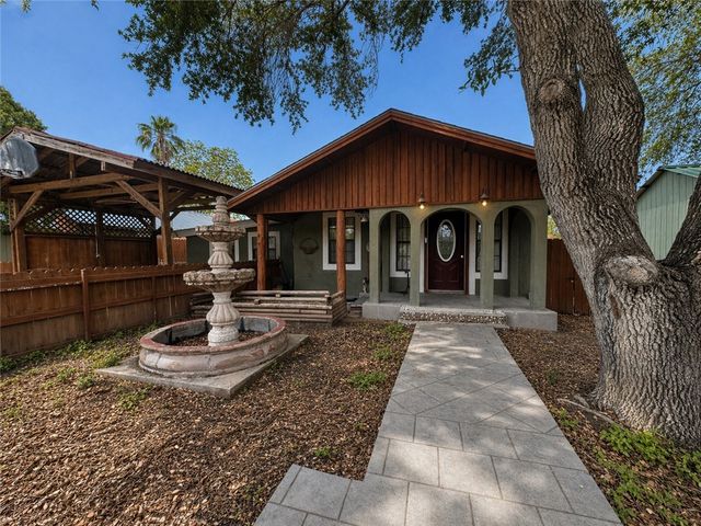 403 Staples St, Alice, TX 78332