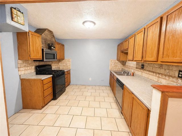 403 Staples St, Alice, TX 78332