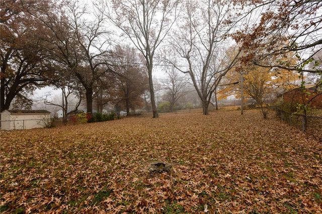 10803 E 60 Terrace, Raytown, MO 64133