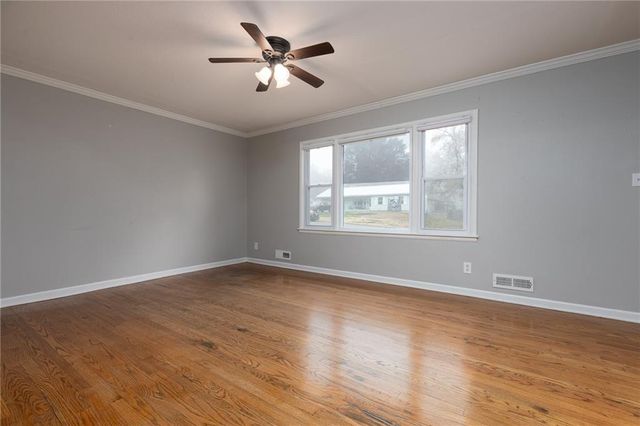 10803 E 60 Terrace, Raytown, MO 64133