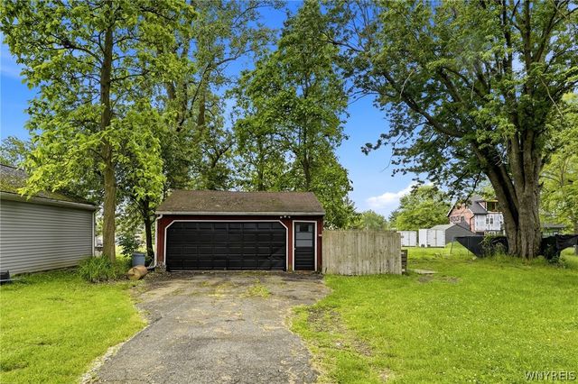 4245 Highland Parkway, Hamburg, NY 14219