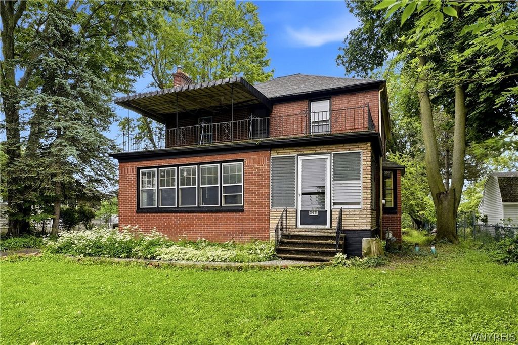 4245 Highland Parkway, Hamburg, NY 14219