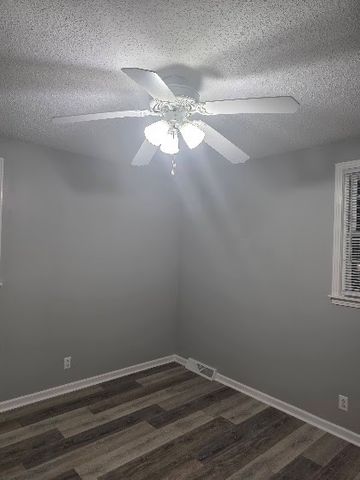 2142 Old Russellville Pike, Clarksville, TN 37043