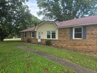 2142 Old Russellville Pike, Clarksville, TN 37043