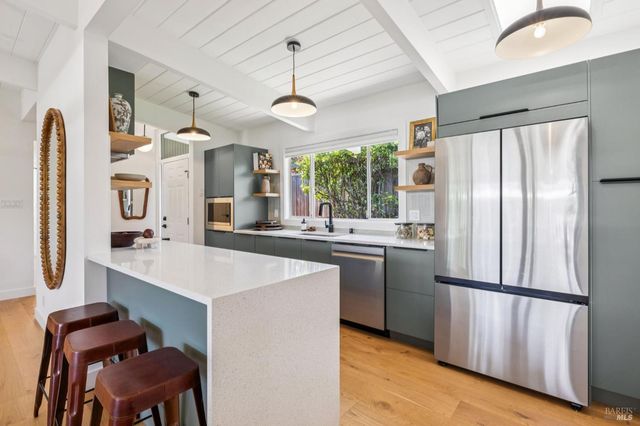 711 Del Ganado Rd, San Rafael, CA 94903