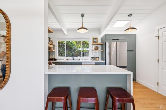 711 Del Ganado Rd, San Rafael, CA 94903