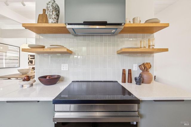 711 Del Ganado Rd, San Rafael, CA 94903