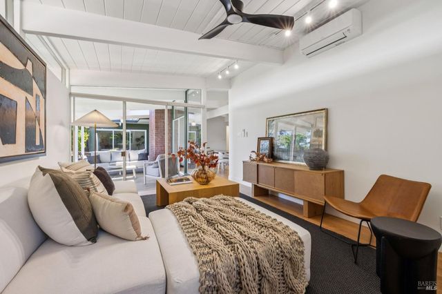 711 Del Ganado Rd, San Rafael, CA 94903