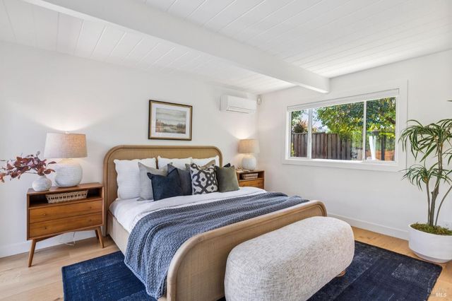 711 Del Ganado Rd, San Rafael, CA 94903