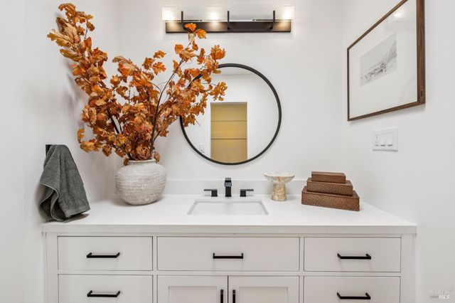 711 Del Ganado Rd, San Rafael, CA 94903