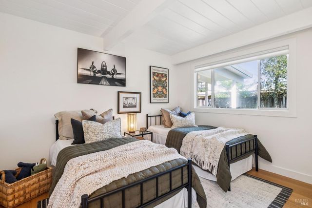 711 Del Ganado Rd, San Rafael, CA 94903