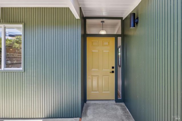 711 Del Ganado Rd, San Rafael, CA 94903