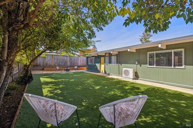 711 Del Ganado Rd, San Rafael, CA 94903