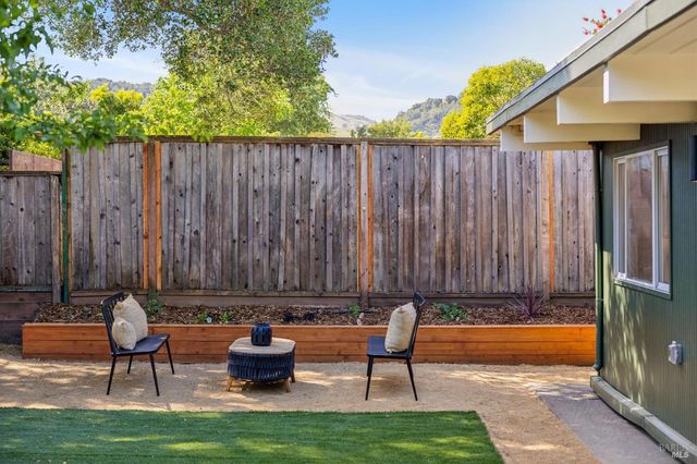 711 Del Ganado Rd, San Rafael, CA 94903