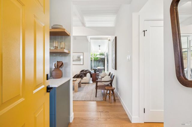 711 Del Ganado Rd, San Rafael, CA 94903