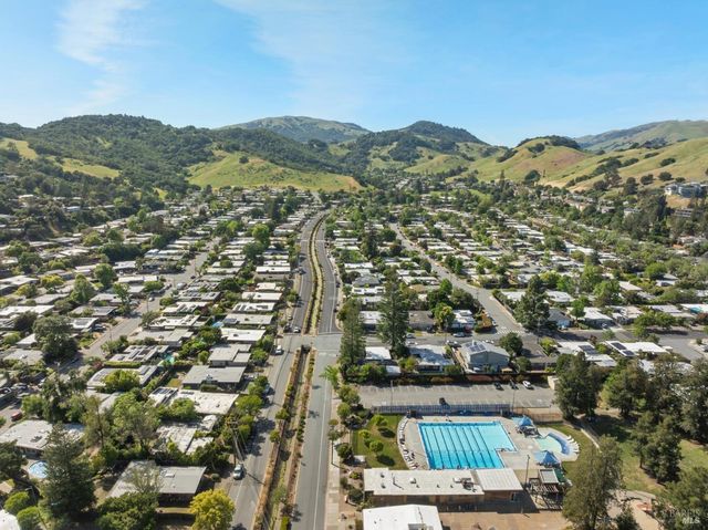 711 Del Ganado Rd, San Rafael, CA 94903