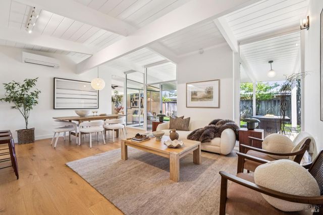 711 Del Ganado Rd, San Rafael, CA 94903