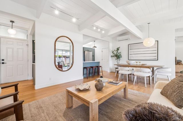 711 Del Ganado Rd, San Rafael, CA 94903