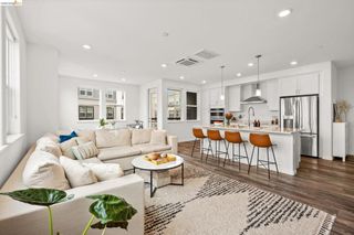 2875 Tradewind Dr, Alameda, CA 94501
