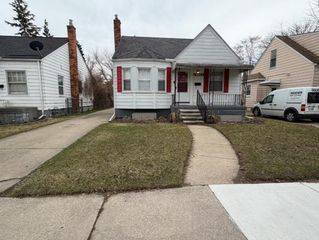 19984 Elkhart Street, Harper Woods City, MI 48225