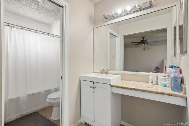 7415 Pipers Ln, San Antonio, TX 78251