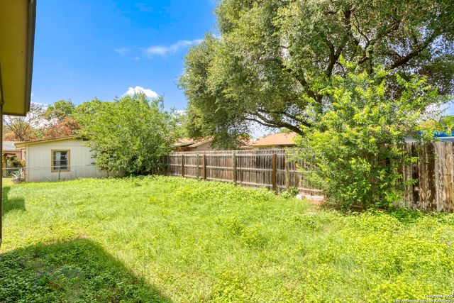7415 Pipers Ln, San Antonio, TX 78251