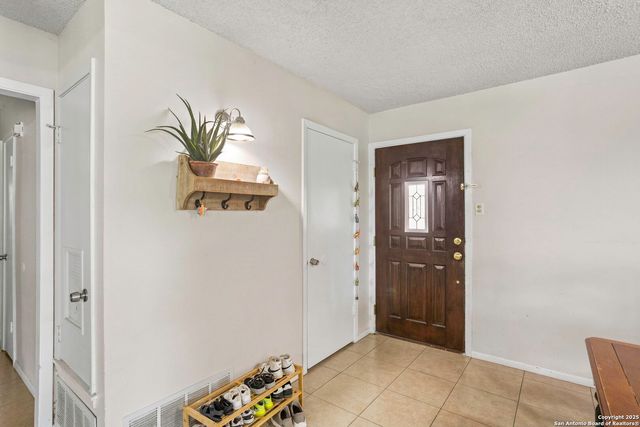 7415 Pipers Ln, San Antonio, TX 78251