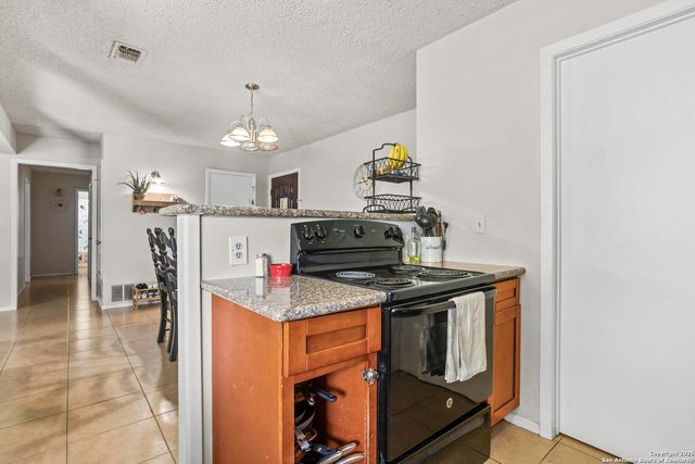 7415 Pipers Ln, San Antonio, TX 78251
