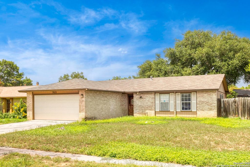 7415 Pipers Ln, San Antonio, TX 78251