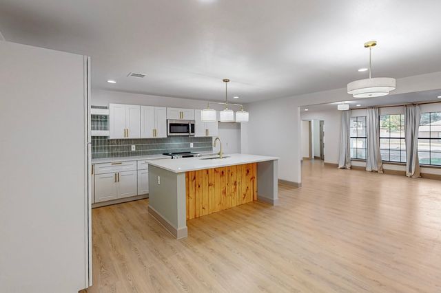 7437 Eccles Drive, Dallas, TX 75227