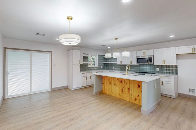 7437 Eccles Drive, Dallas, TX 75227