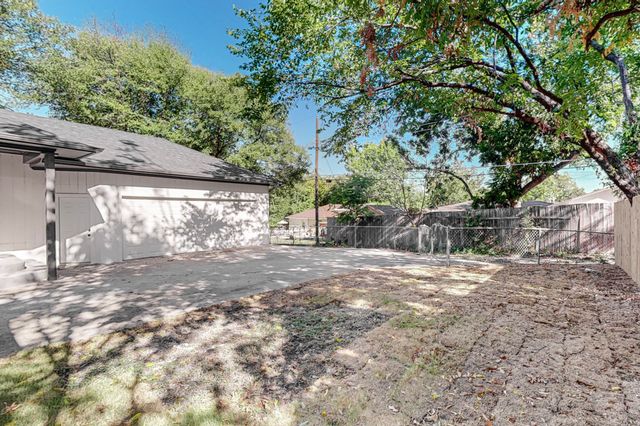 7437 Eccles Drive, Dallas, TX 75227