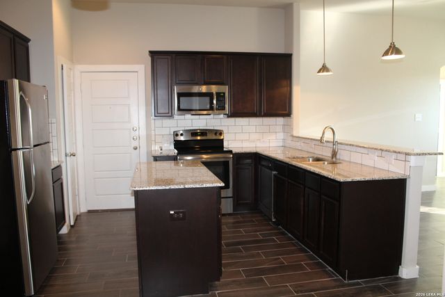 502 CREEKSIDE FRST, New Braunfels, TX 78130