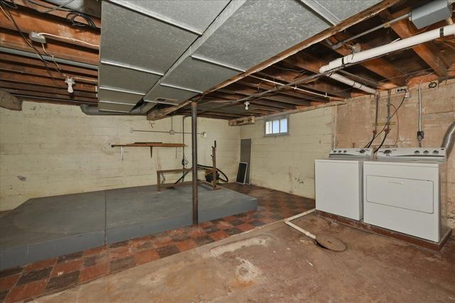 1907 E 4th Street, Superior, WI 54880