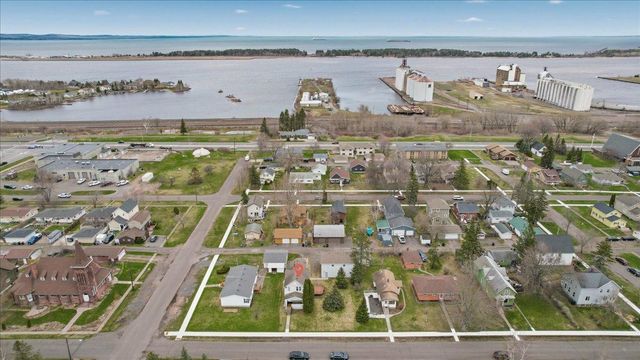1907 E 4th Street, Superior, WI 54880