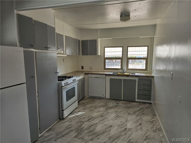 3546 E Warbler Lane, Kingman, AZ 86409