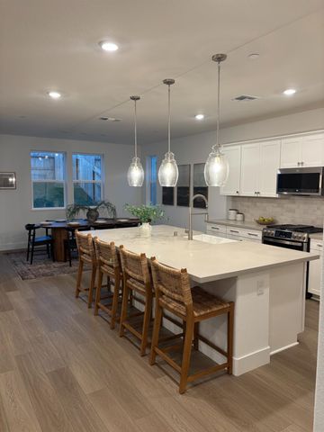 2928 Knightsbridge Ln, Roseville, CA 95747