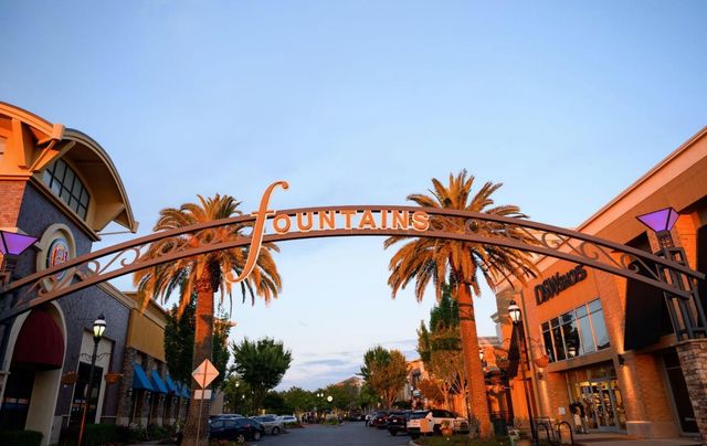 2928 Knightsbridge Ln, Roseville, CA 95747