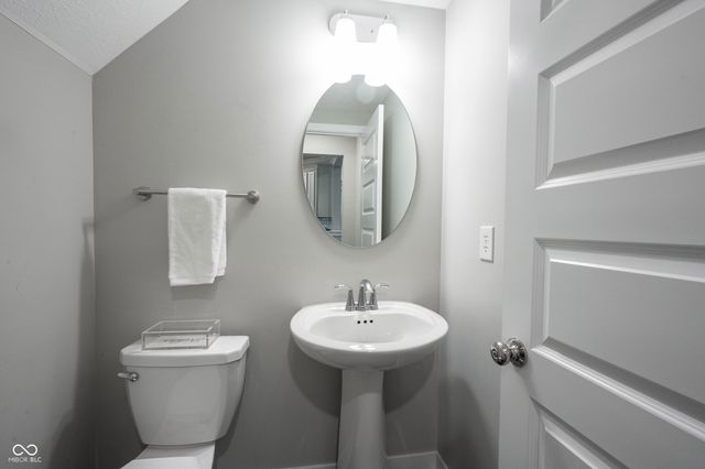 13338 Saxony Boulevard W, Fishers, IN 46037