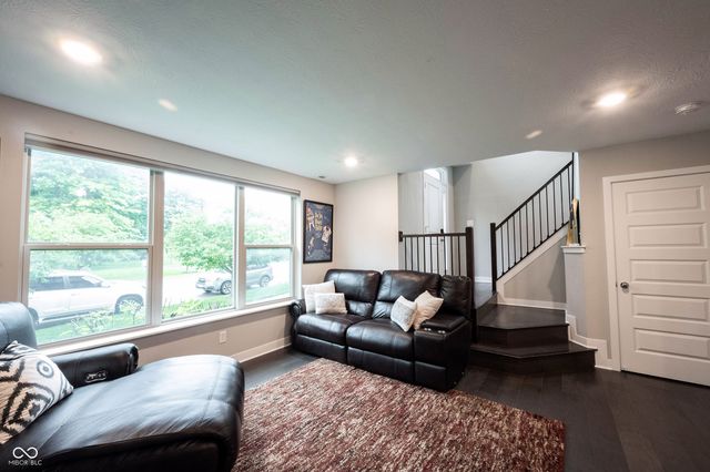 13338 Saxony Boulevard W, Fishers, IN 46037
