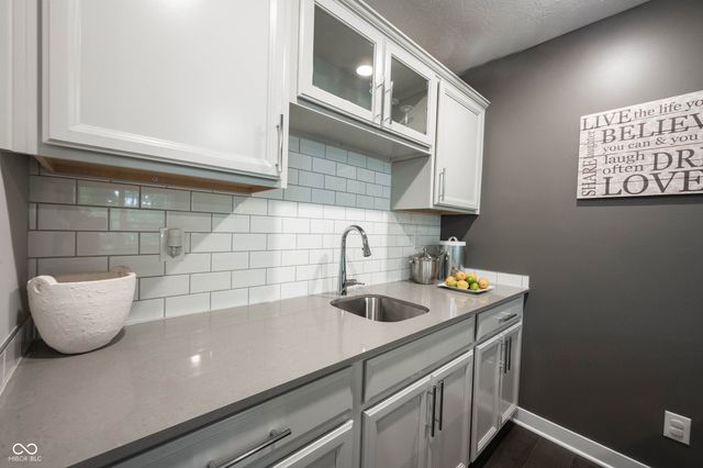 13338 Saxony Boulevard W, Fishers, IN 46037
