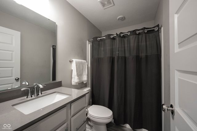 13338 Saxony Boulevard W, Fishers, IN 46037