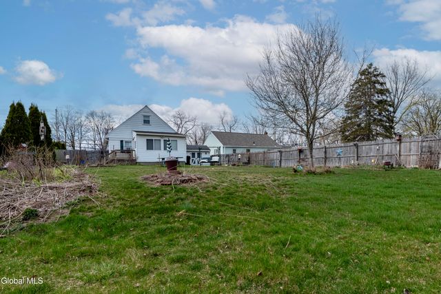 66 New Turnpike Road, Troy, NY 12182