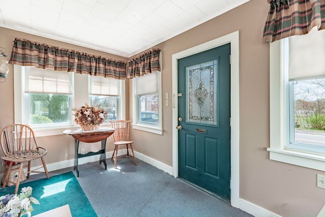66 New Turnpike Road, Troy, NY 12182
