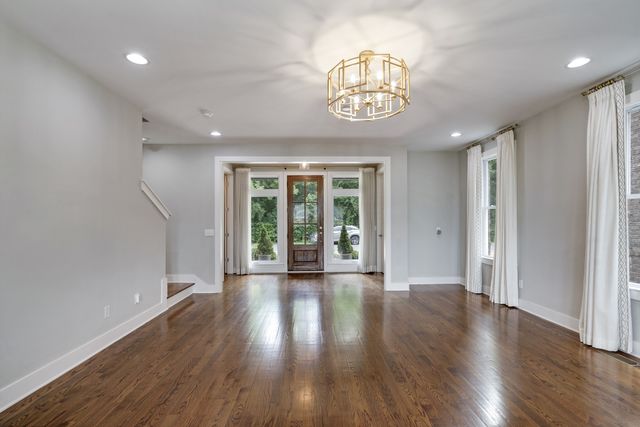 119 Demoss Rd, Nashville, TN 37209